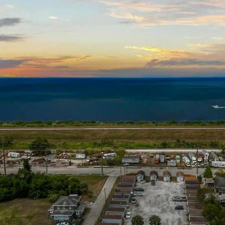 Modern Studio Retreat With King Bed - Cozy Comfort Pahokee Exterior photo